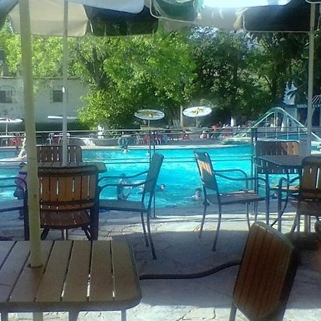 Hotel Balneario Tzindejeh Tasquillo Екстер'єр фото