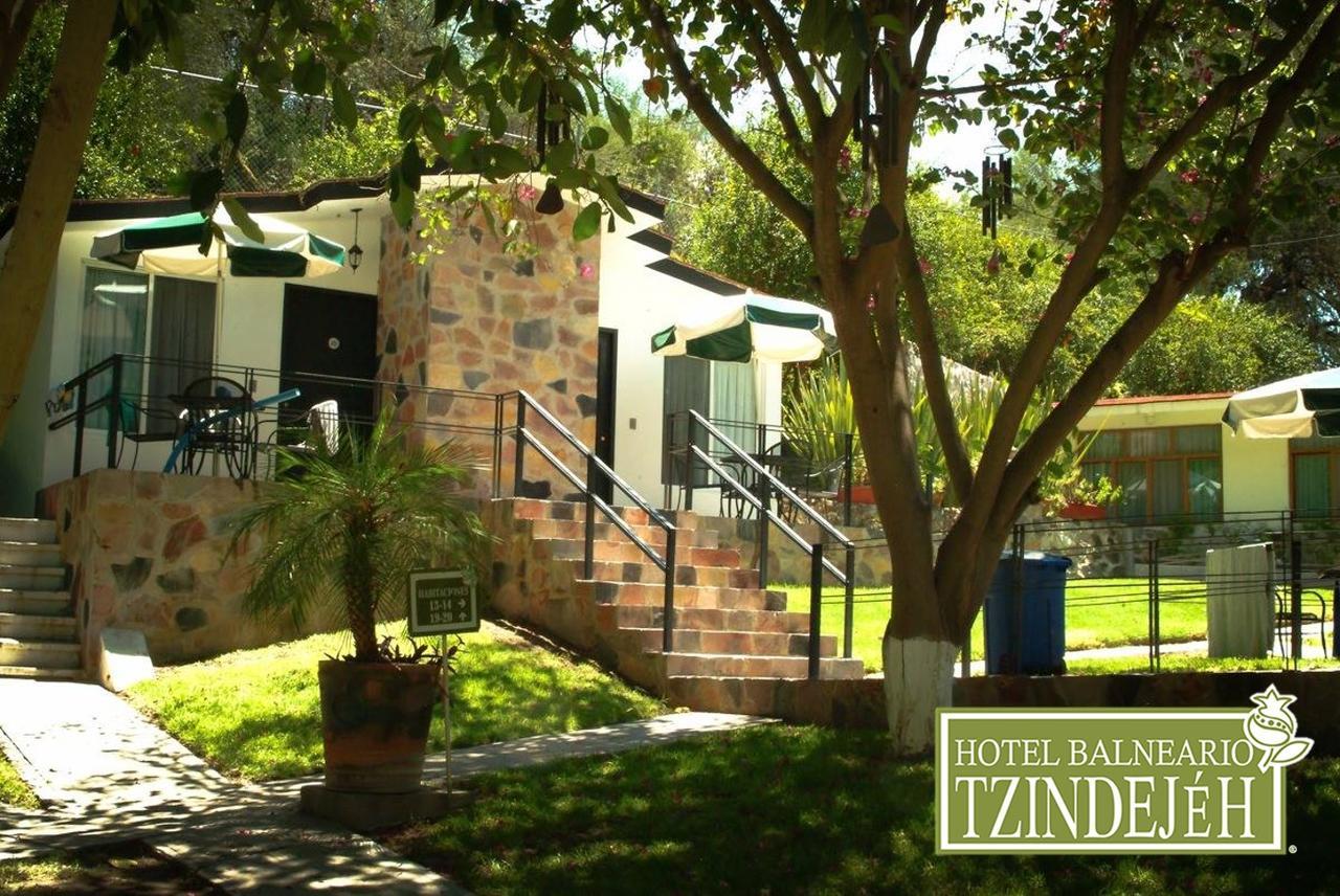Hotel Balneario Tzindejeh Tasquillo Екстер'єр фото